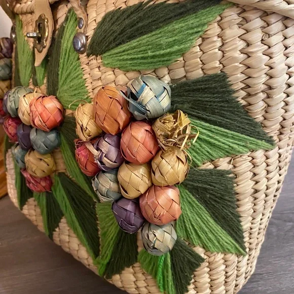 Vintage 1950s 1960s Woven Vacation Fruit Basket - Picture 7 of 11
